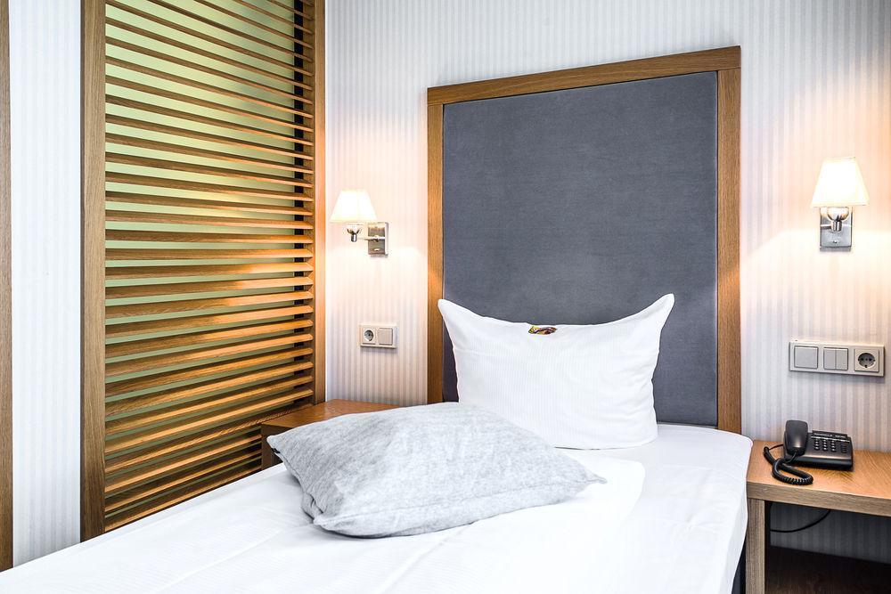 Townhouse Hotel 3*
