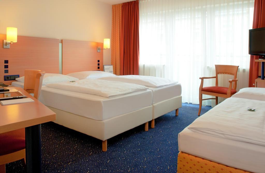 Hotel Plaza 3*