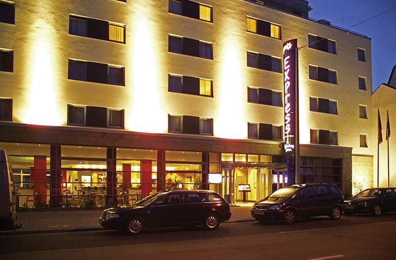 Express Frankfurt Messe By Ihg Hotel 3*