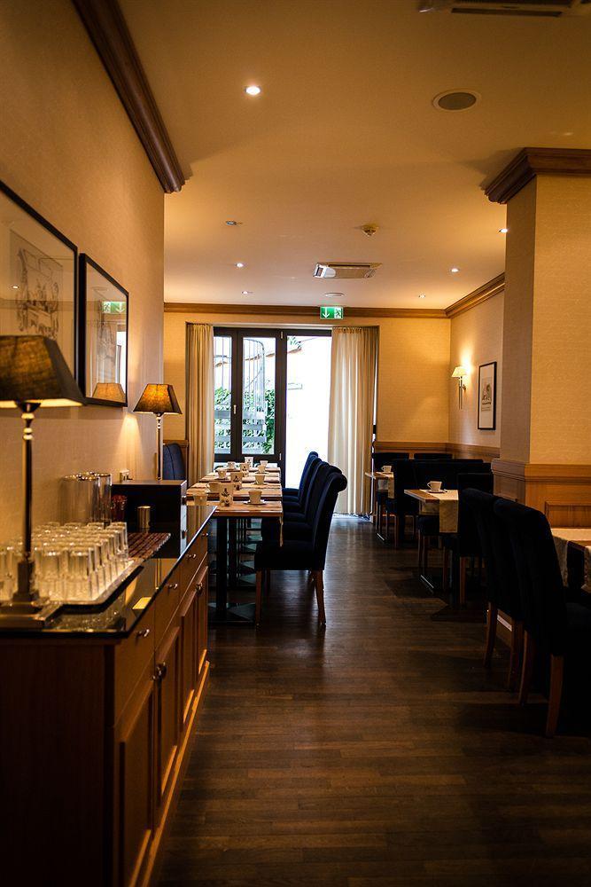 Townhouse Hotel 3*