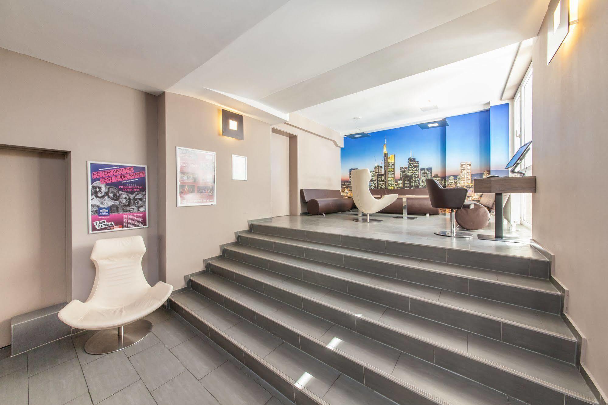 Hotel Munique Frankfurt 3*