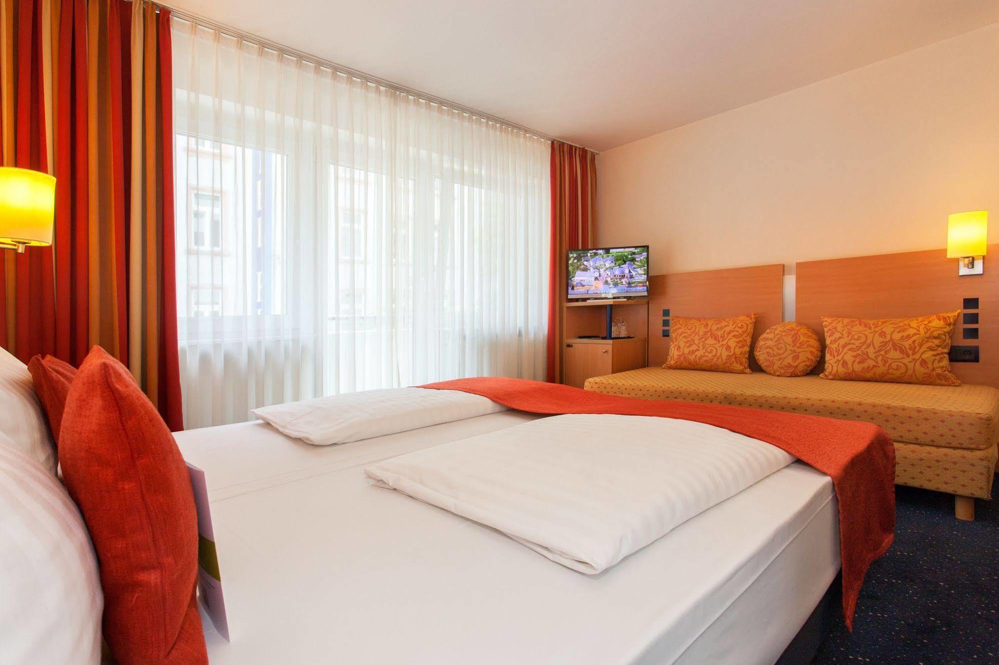 Hotel Plaza 3*