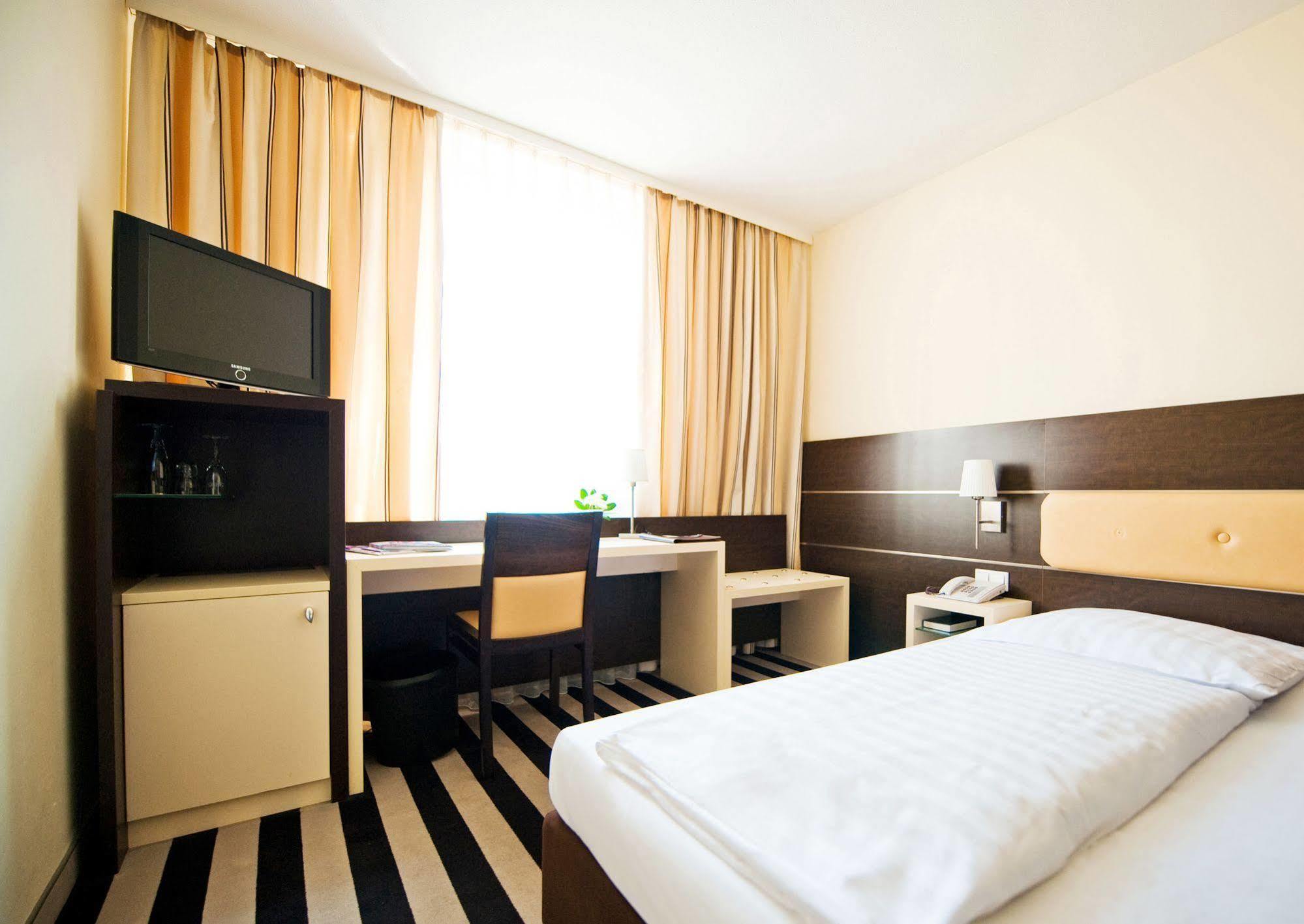 Hotel Bristol - Frankfurt - Station Francfort-sur-le-Main