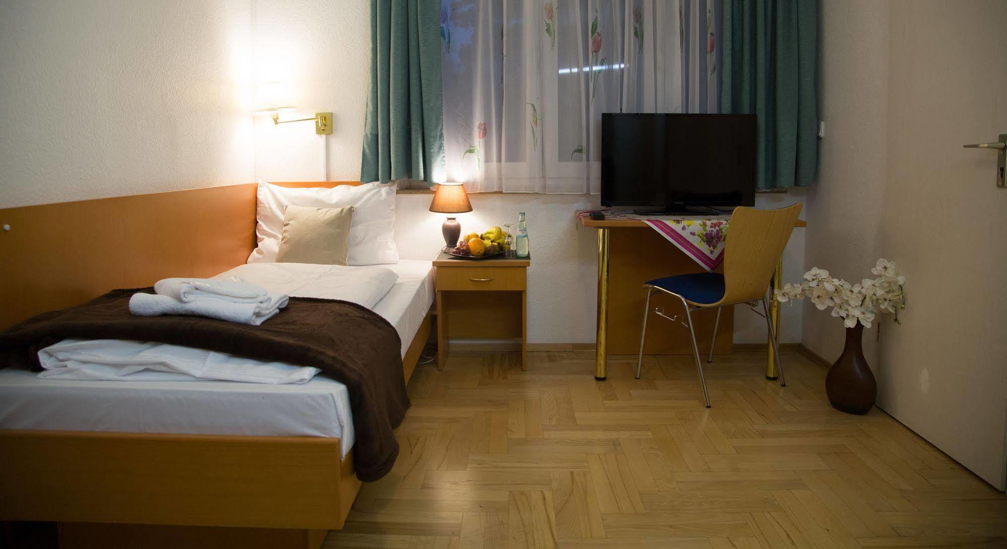 Garni Roedelheimer Hof 2* Frankfurt am Main
