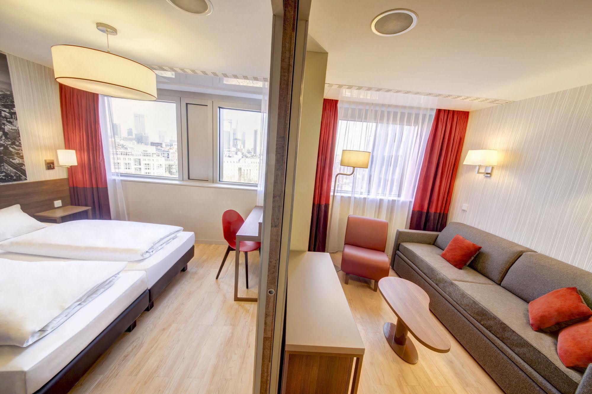 Adagio Frankfurt City Messe Aparthotel 4*