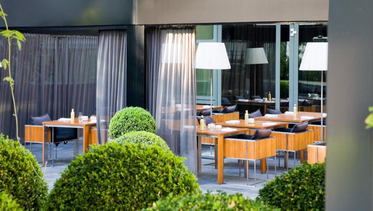 Hotel Roomers Frankfurt, Autograph Collection 5*
