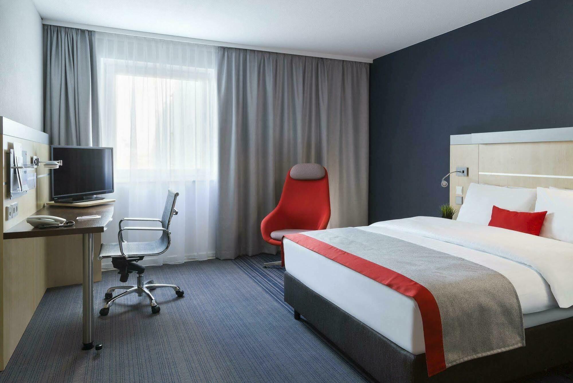 Express Frankfurt Messe By Ihg Hotel 3*